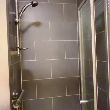 Daire King Bed Just 8 Minutes To Airport Dublin