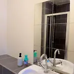 Appartamento King Bed Just 8 Minutes To Airport *