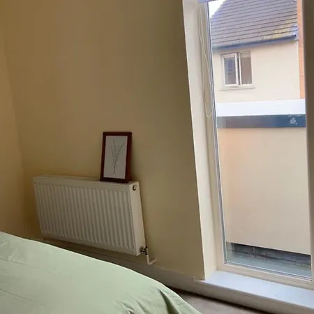 King Bed Just 8 Minutes To Airport *