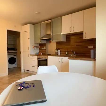 Apartamento King Bed Just 8 Minutes To Airport Dublin