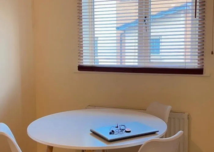 King Bed Just 8 Minutes To Airport Lejlighed Dublin