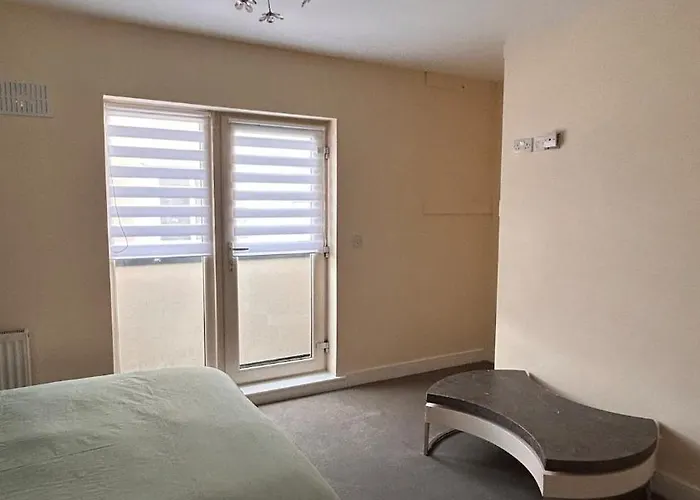 Lejlighed King Bed Just 8 Minutes To Airport Dublin