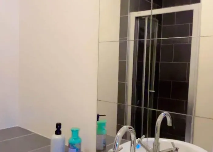 Lejlighed King Bed Just 8 Minutes To Airport *